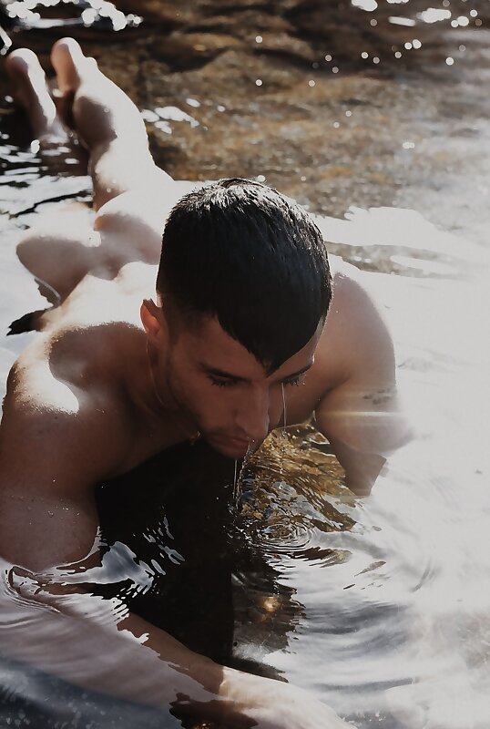 Next Image >>