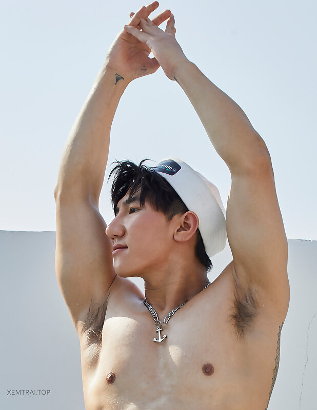 Next Image >>