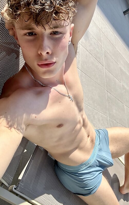 Next Image >>