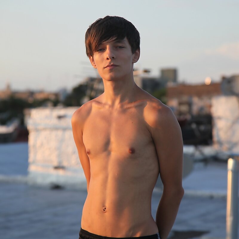Next Image >>