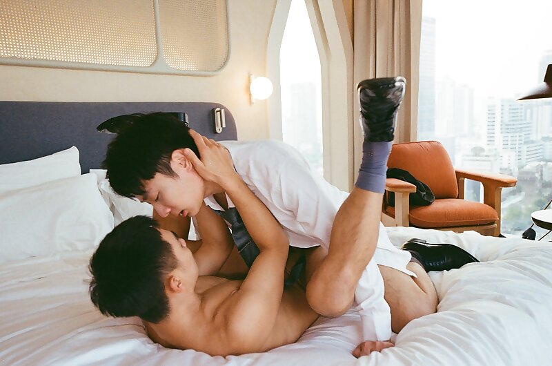 Next Image >>