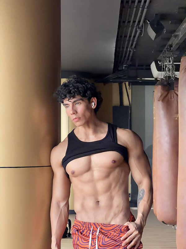 Next Image >>