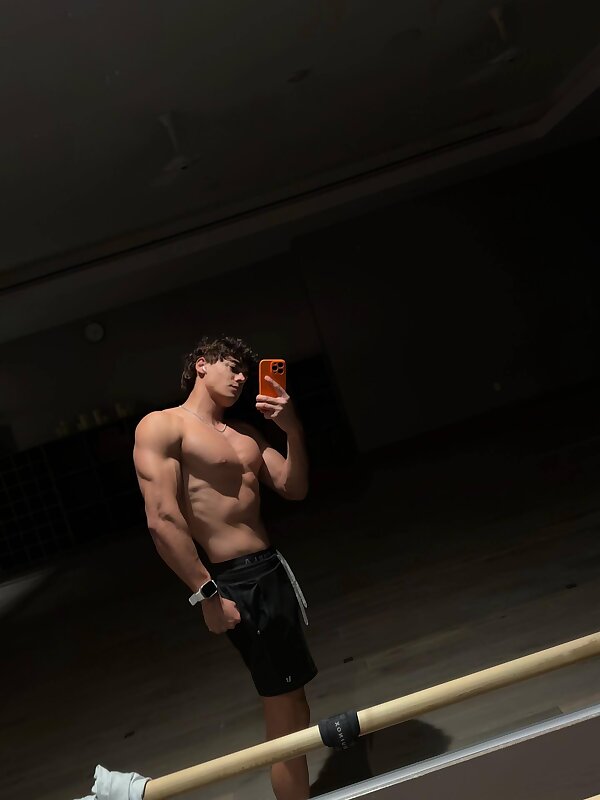 Next Image >>