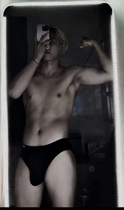 Next Image >>