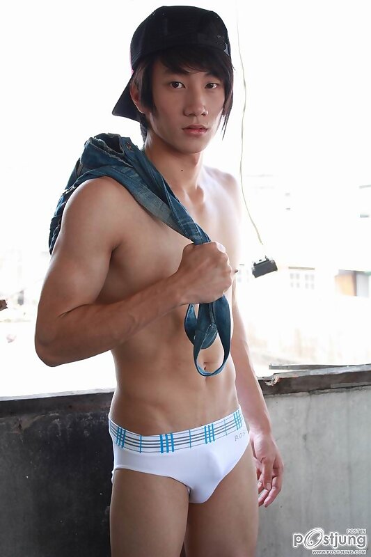 Next Image >>