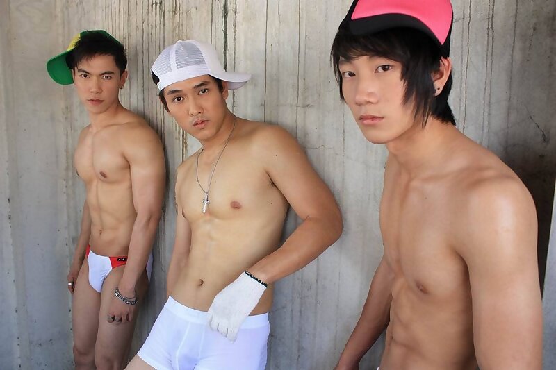 Next Image >>