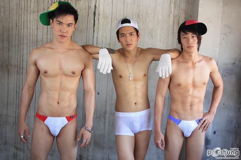 Next Image >>