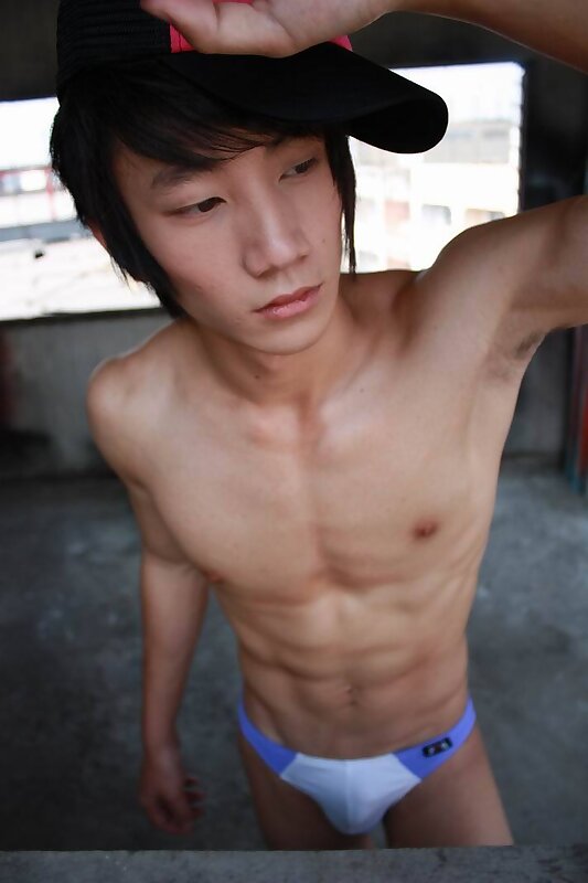 Next Image >>