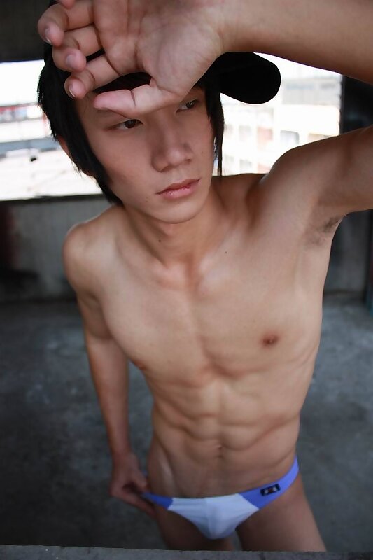 Next Image >>