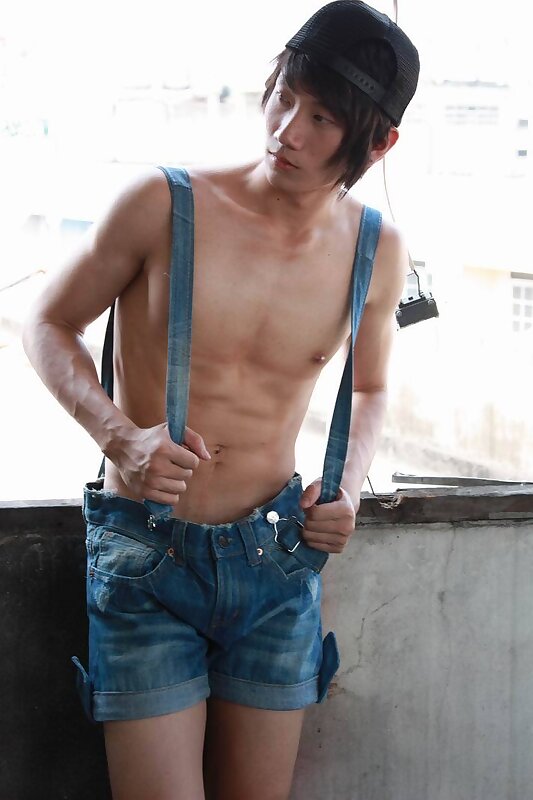 Next Image >>