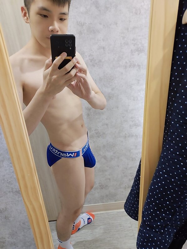 Next Image >>
