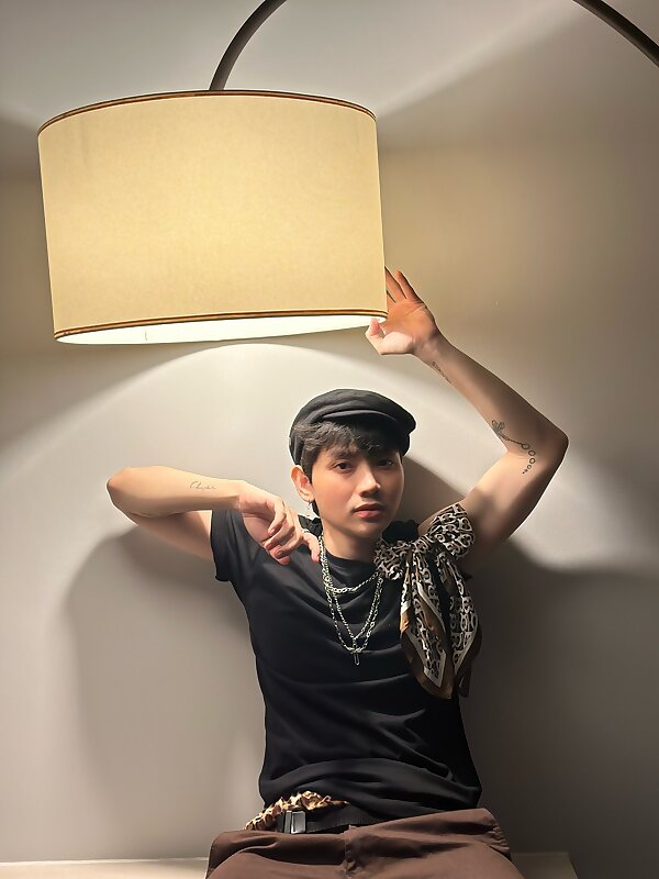 Next Image >>