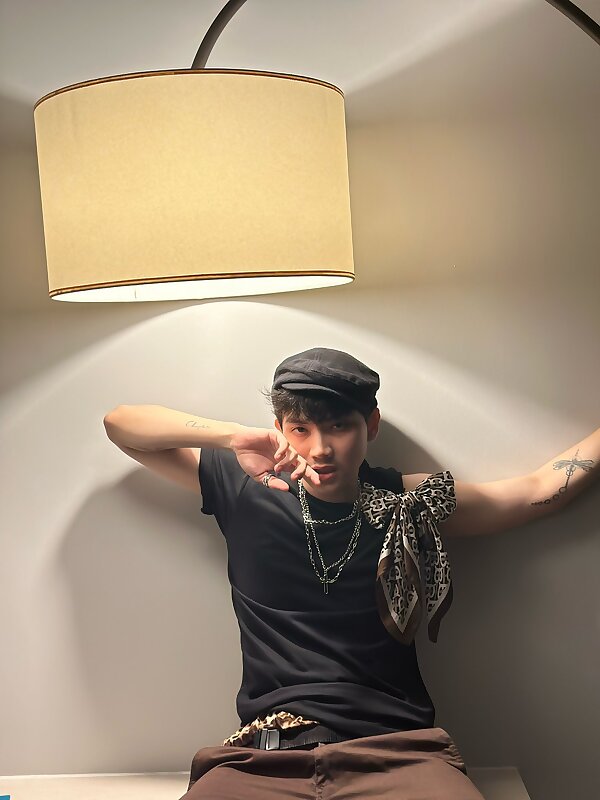 Next Image >>