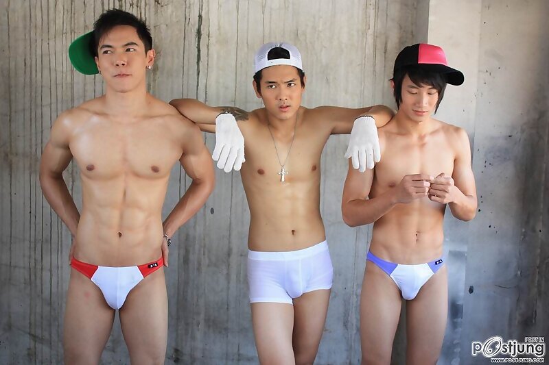 Next Image >>