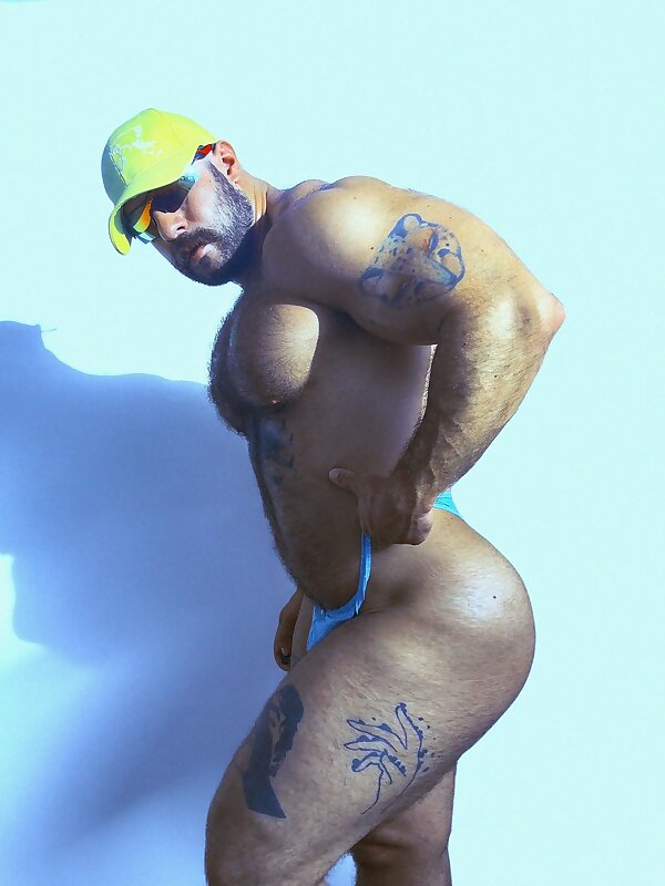 Next Image >>
