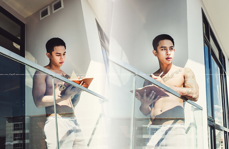 Next Image >>