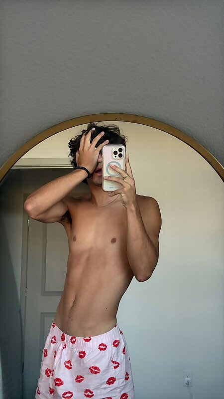 Next Image >>