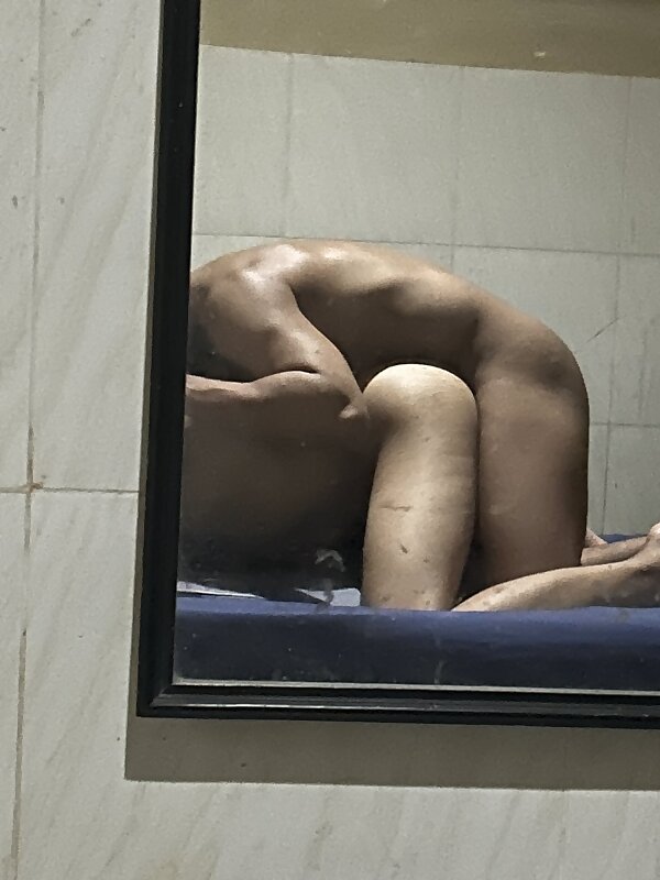 Next Image >>