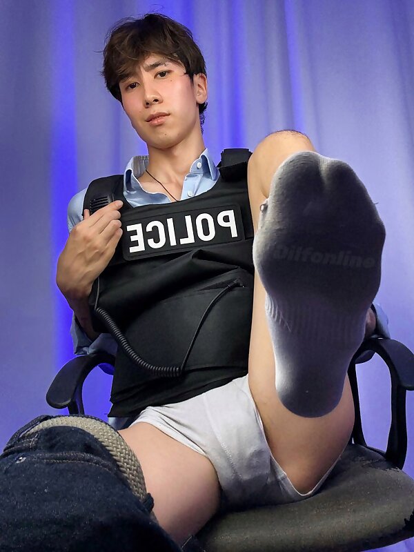 Next Image >>