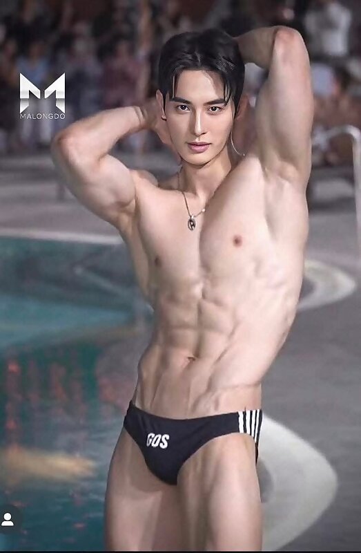 Next Image >>