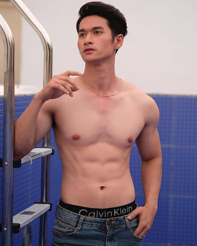 Next Image >>