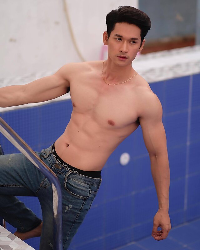 Next Image >>