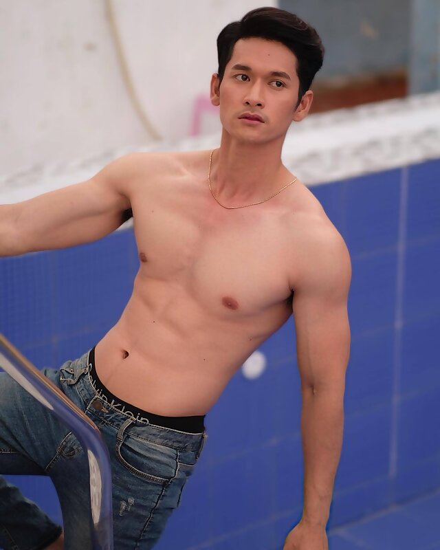 Next Image >>