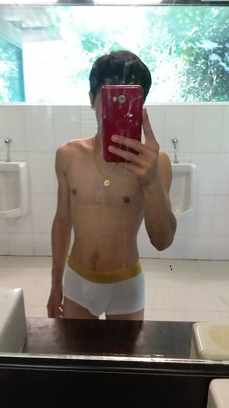 Next Image >>