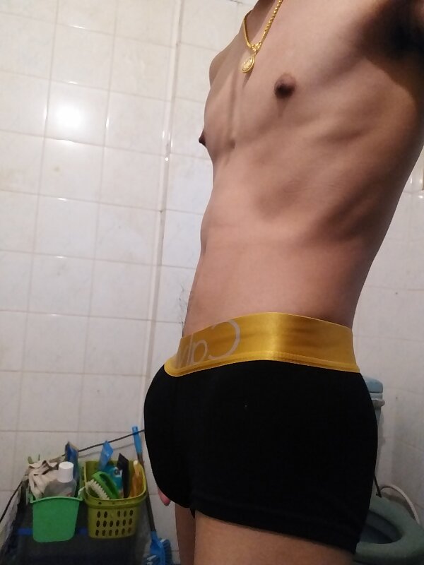 Next Image >>