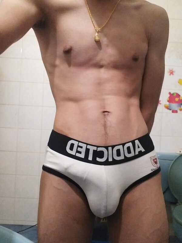 Next Image >>