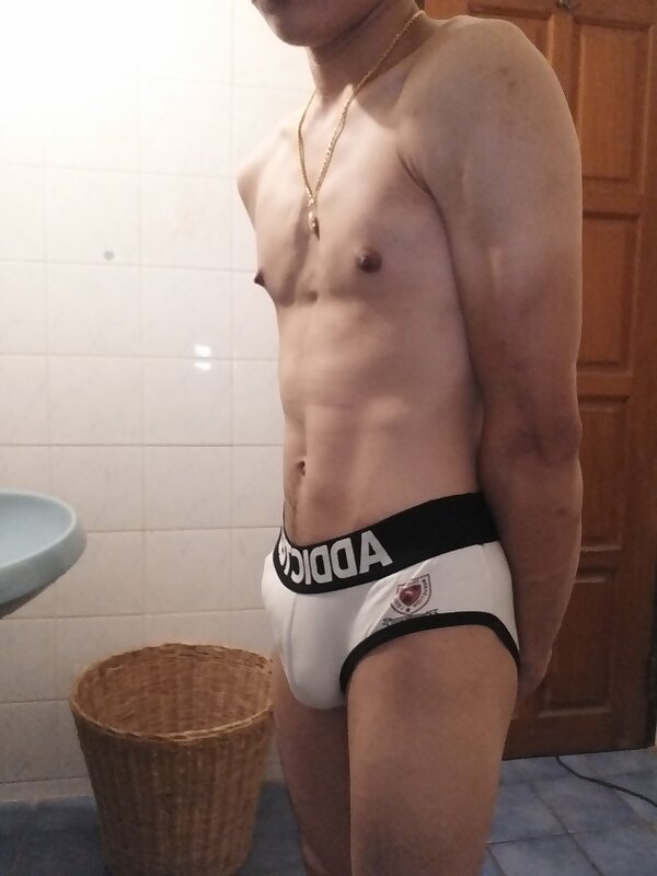 Next Image >>