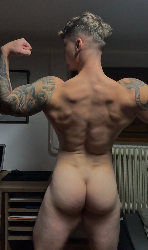 Next Image >>