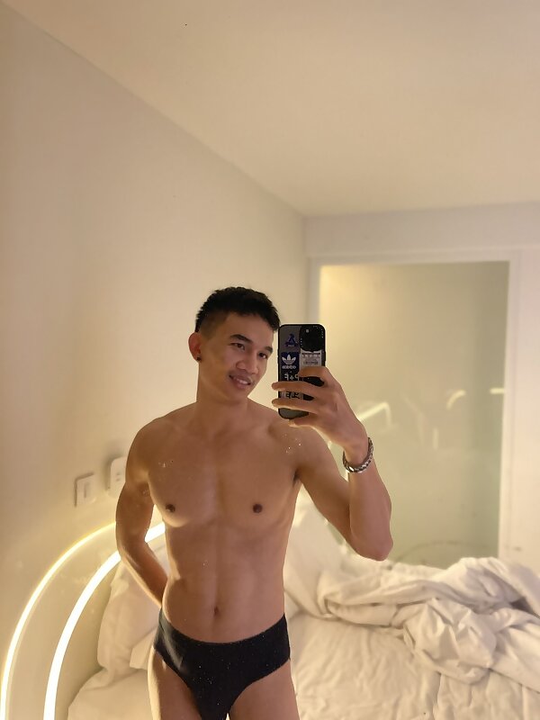 Next Image >>