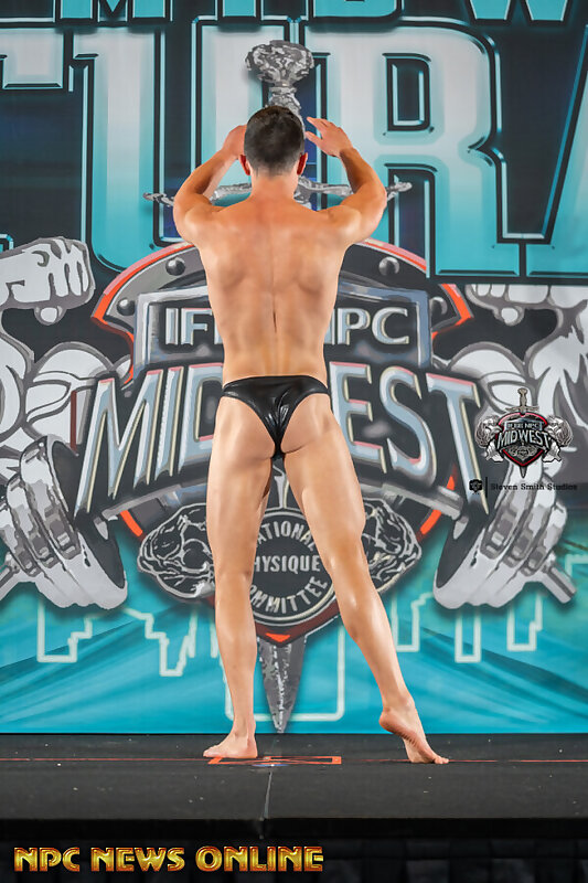 Next Image >>