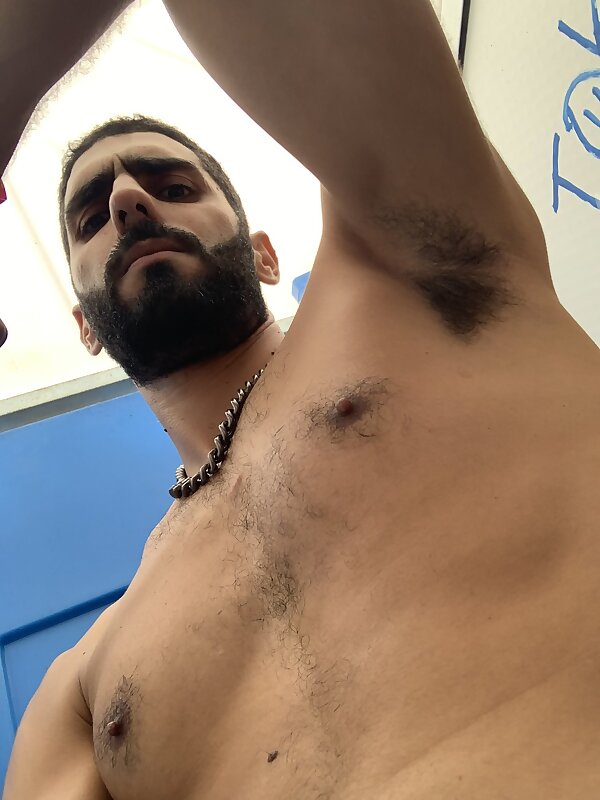 Next Image >>
