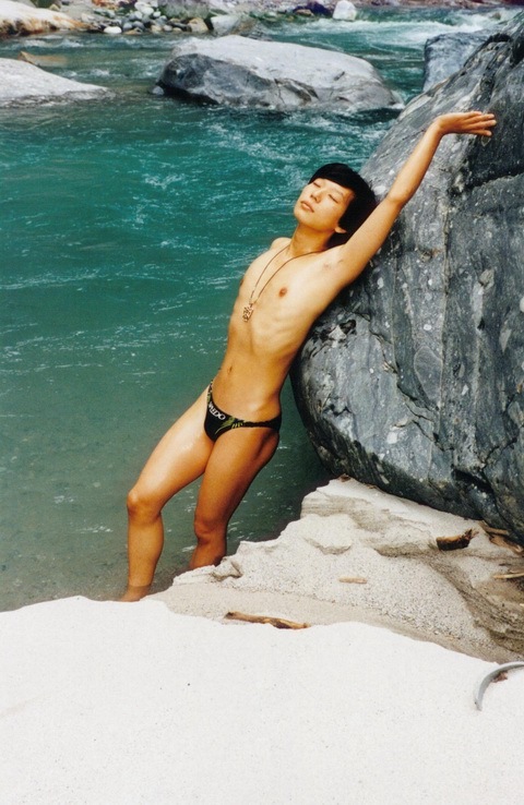 Next Image >>