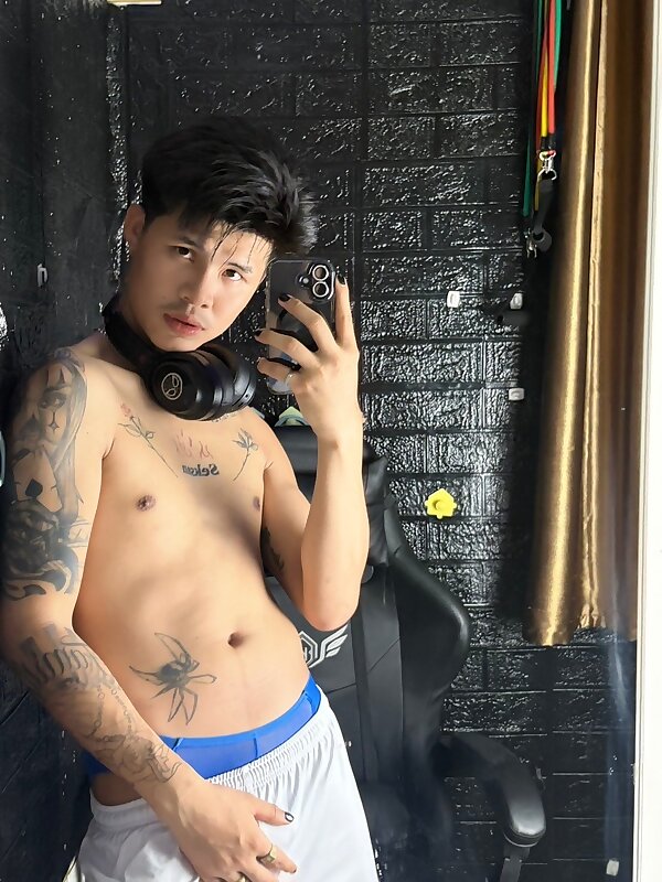 Next Image >>