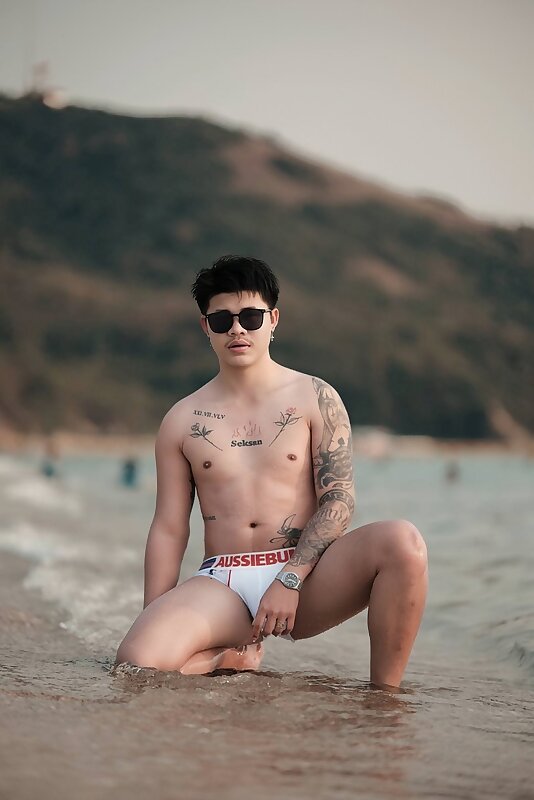 Next Image >>