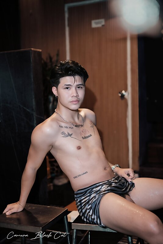 Next Image >>