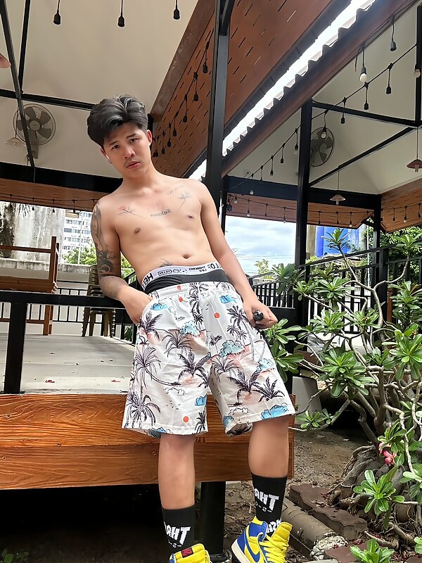 Next Image >>
