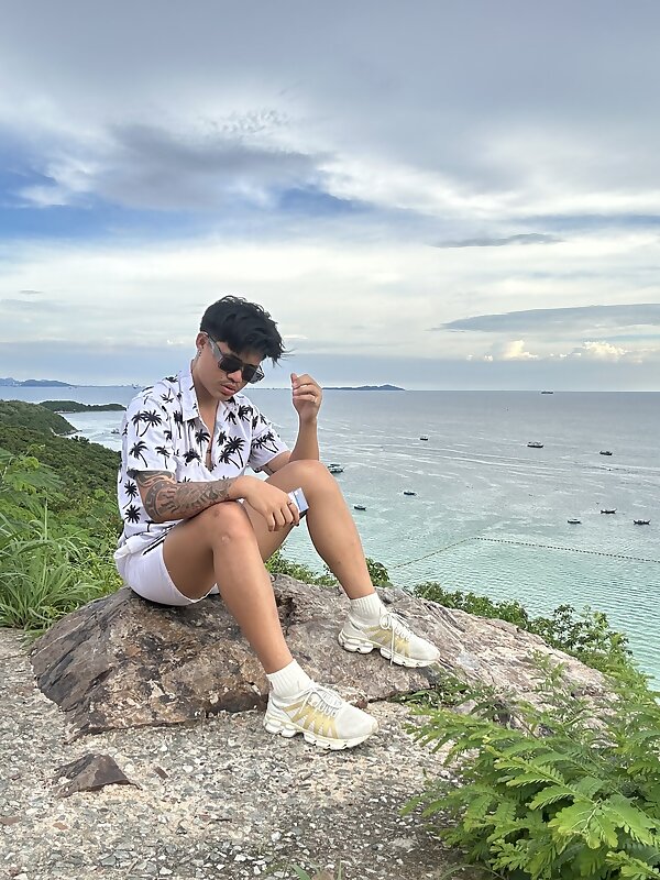 Next Image >>