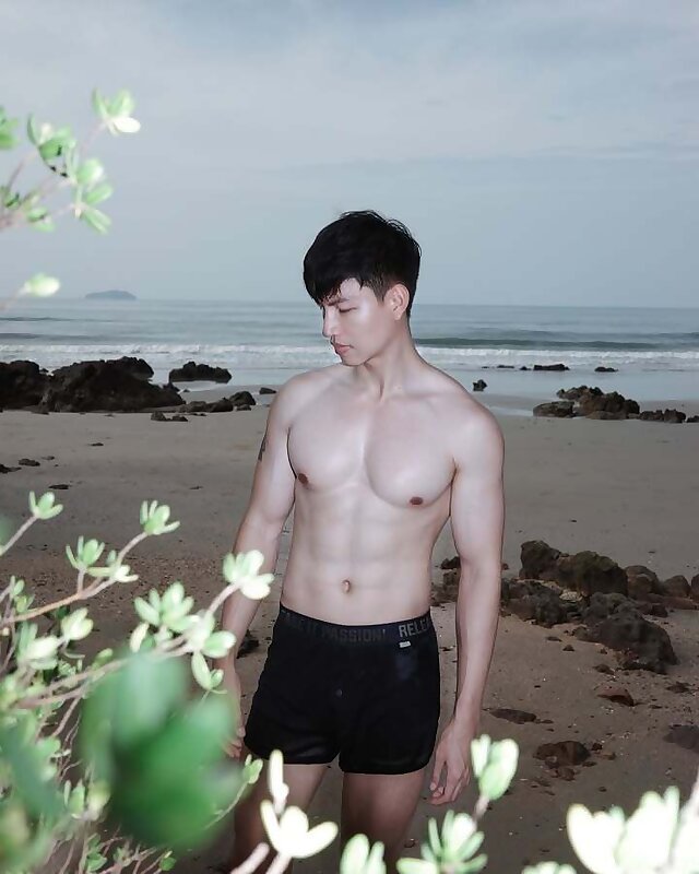 Next Image >>