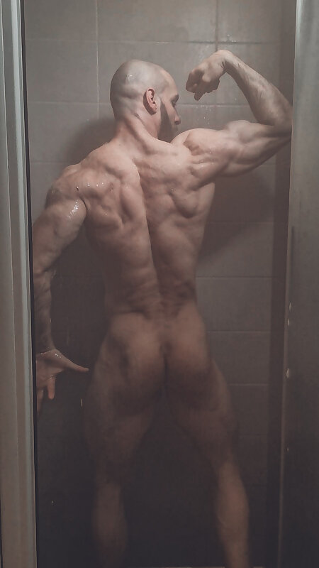Next Image >>