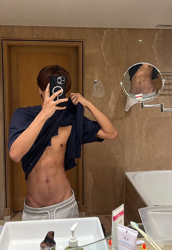 Next Image >>