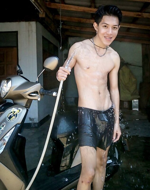 Next Image >>