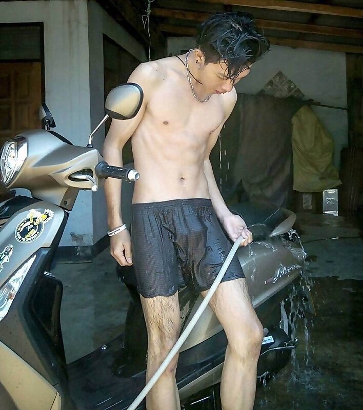 Next Image >>