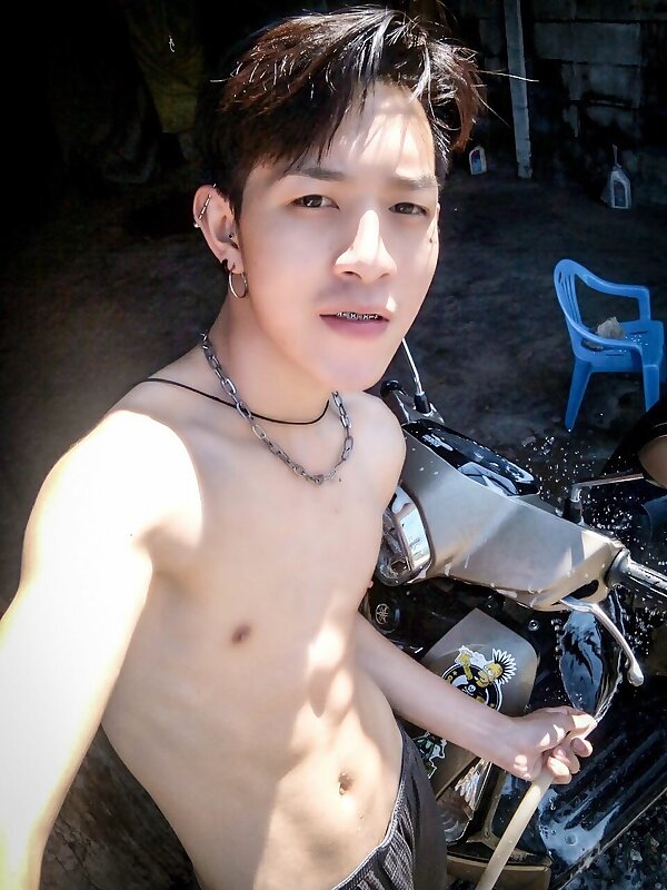 Next Image >>