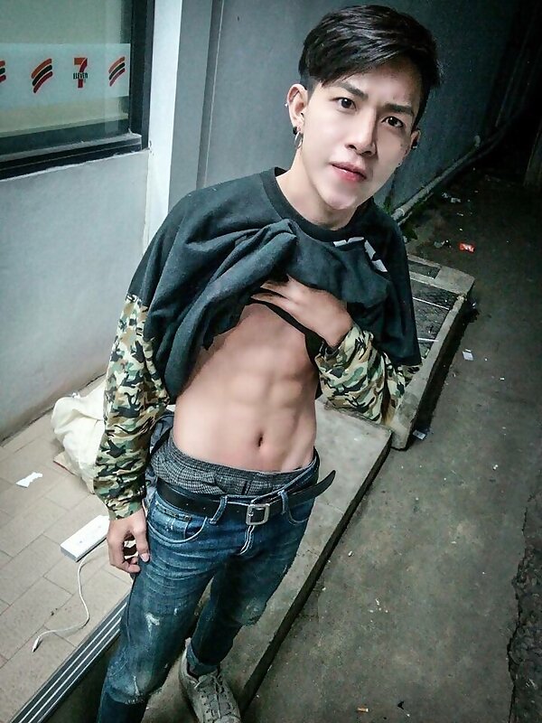 Next Image >>