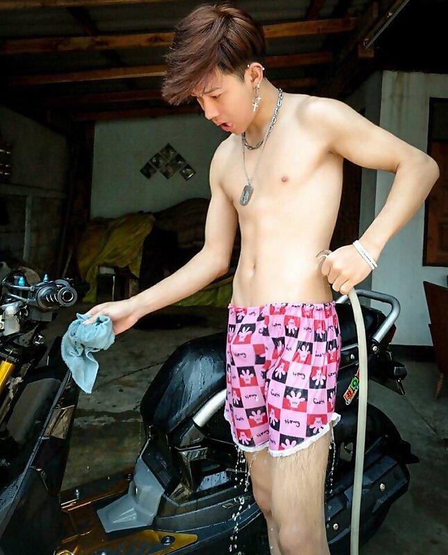 Next Image >>