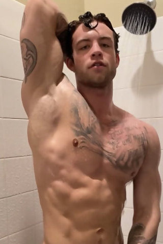 Dustin McNeer